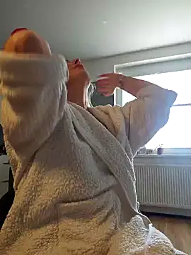 Snapshot of MariaRichi_ chatting on March 12, 2025, 7:24 am MariaRichi online show from March 12, 2025, 7:24 am