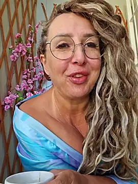 Snapshot of MariaRichi_ chatting on September 20, 2025, 6:47 am MariaRichi online show from September 20, 2025, 6:47 am