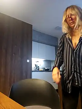 MariaRichi  online show from November 2, 2025, 7:33 am