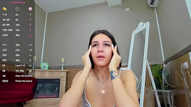 Kimi Ivy online show from March 11, 2025, 4:43 am