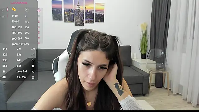 Kimi Ivy online show from October 9, 2025, 3:37 am