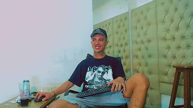 Snapshot of HannibalLester chatting on January 30, 2025, 1:44 am HannibalLester online show from January 30, 2025, 1:44 am