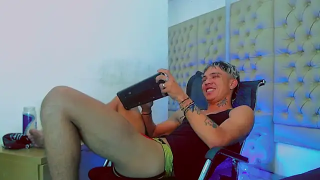 Snapshot of HannibalLester chatting on February 2, 2025, 8:51 pm HannibalLester online show from February 2, 2025, 8:51 pm