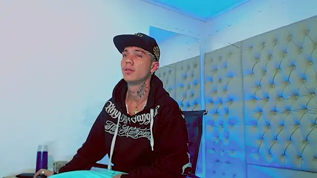 Snapshot of HannibalLester chatting on February 4, 2025, 2:49 am HannibalLester online show from February 4, 2025, 2:49 am