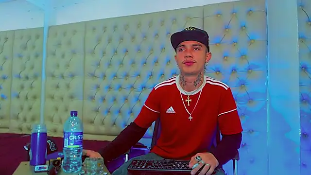 Snapshot of HannibalLester chatting on February 6, 2025, 12:59 pm HannibalLester online show from February 6, 2025, 12:59 pm