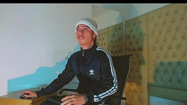 Snapshot of HannibalLester chatting on February 20, 2025, 1:46 am HannibalLester online show from February 20, 2025, 1:46 am