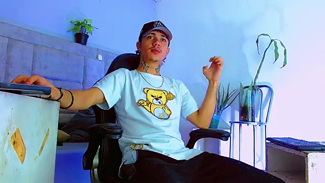 Snapshot of HannibalLester chatting on September 13, 2025, 4:45 am HannibalLester online show from September 13, 2025, 4:45 am