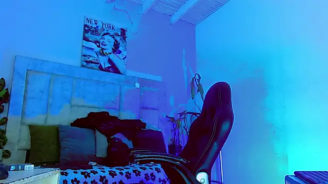 Snapshot of HannibalLester chatting on September 21, 2025, 4:25 am HannibalLester online show from September 21, 2025, 4:25 am