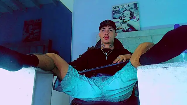 Snapshot of HannibalLester chatting on October 1, 2025, 7:58 am HannibalLester online show from October 1, 2025, 7:58 am