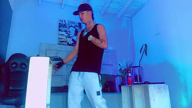 Snapshot of HannibalLester chatting on October 5, 2025, 4:55 am HannibalLester online show from October 5, 2025, 4:55 am