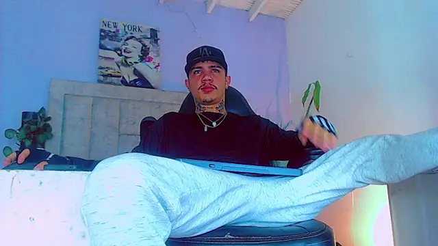 Snapshot of HannibalLester chatting on October 5, 2025, 5:00 pm HannibalLester online show from October 5, 2025, 5:00 pm