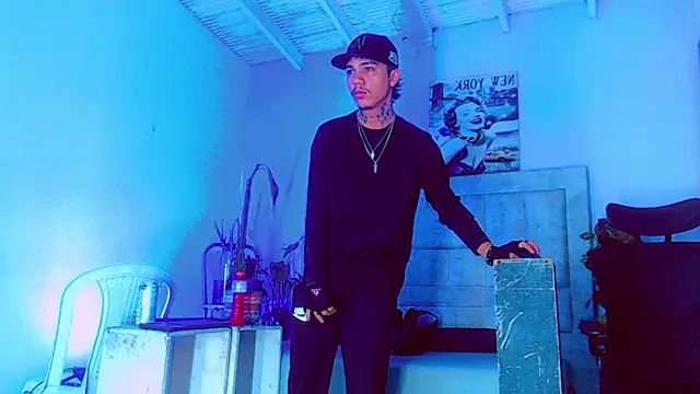 Snapshot of HannibalLester chatting on October 7, 2025, 4:20 am HannibalLester online show from October 7, 2025, 4:20 am