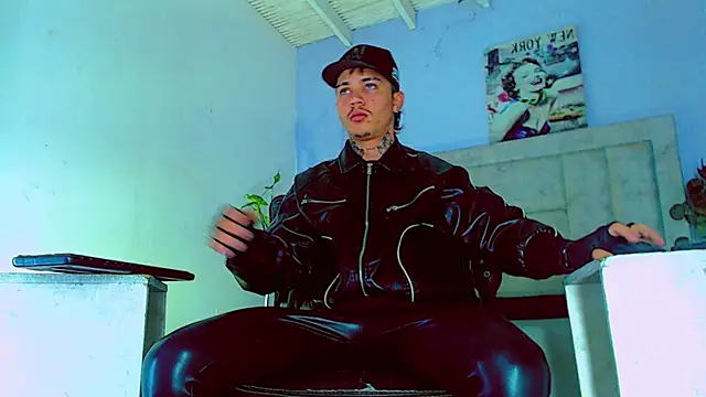 Snapshot of HannibalLester chatting on October 10, 2025, 4:44 am HannibalLester online show from October 10, 2025, 4:44 am