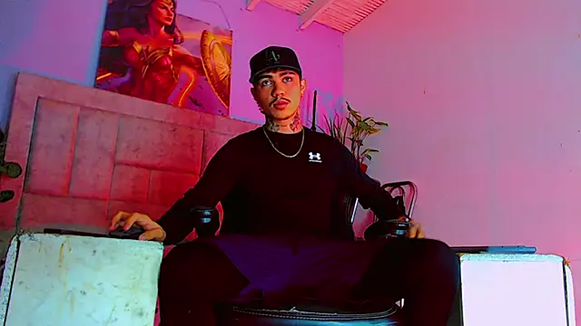 Snapshot of HannibalLester chatting on October 17, 2025, 1:14 pm HannibalLester online show from October 17, 2025, 1:14 pm