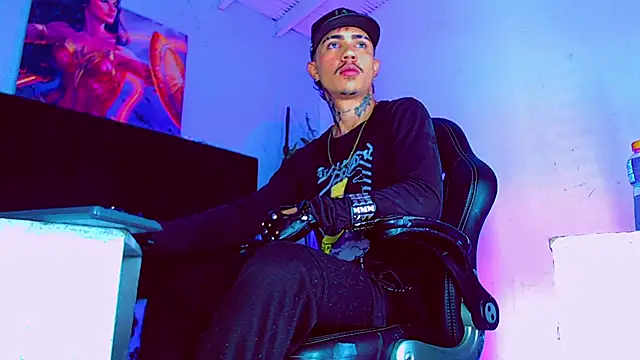 Snapshot of HannibalLester chatting on October 25, 2025, 4:42 am HannibalLester online show from October 25, 2025, 4:42 am