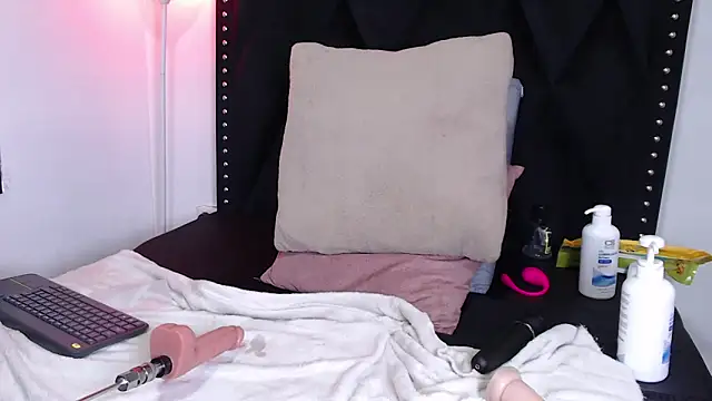 dafne queenn online show from February 14, 2025, 3:58 pm