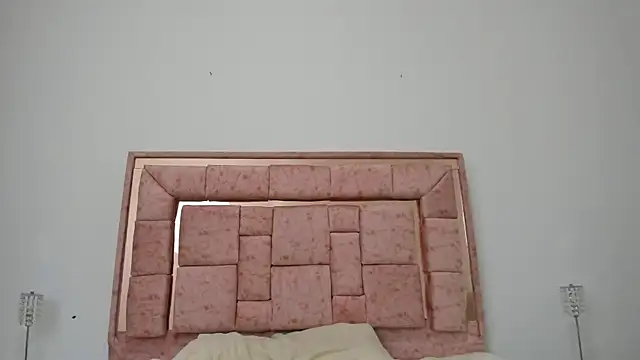 zoee lovv online show from December 11, 2024, 9:19 am