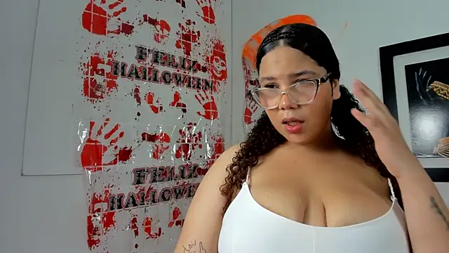 zoee lovv online show from October 30, 2025, 3:08 am