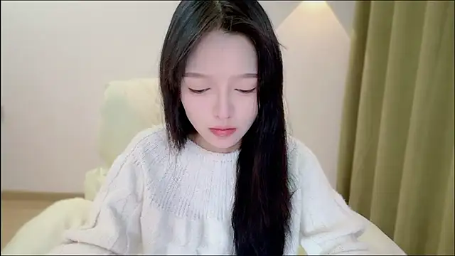 xiaodaibabyy online show from November 6, 2025, 2:40 pm