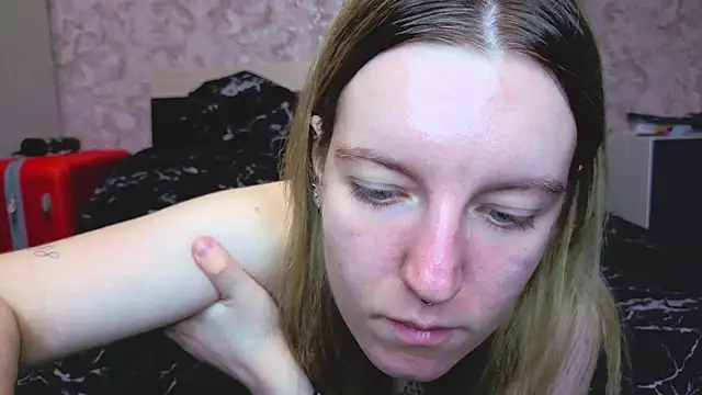 Snapshot of Baiambel_Mi chatting on November 21, 2025, 5:44 pm Baiambel Mi online show from November 21, 2025, 5:44 pm