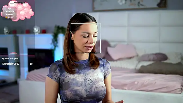 Snapshot of FlirtyFawn chatting on October 6, 2025, 1:58 am FlirtyFawn online show from October 6, 2025, 1:58 am