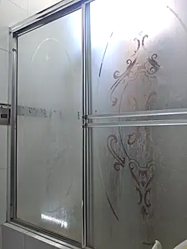 jose5320 20 online show from October 8, 2025, 4:26 pm