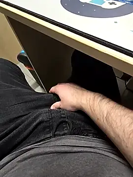 Snapshot of Ibag01 chatting on March 3, 2025, 8:38 am Ibag01 online show from March 3, 2025, 8:38 am