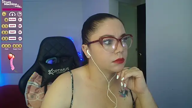 Snapshot of Madame_Shein_ chatting on December 4, 2024, 10:19 pm Madame Shein online show from December 4, 2024, 10:19 pm