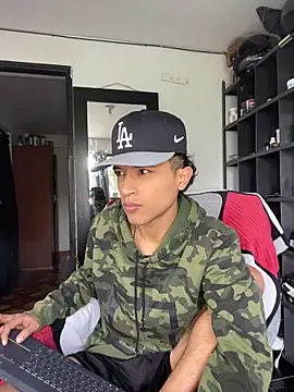 Edward Milleer online show from November 4, 2025, 4:28 pm