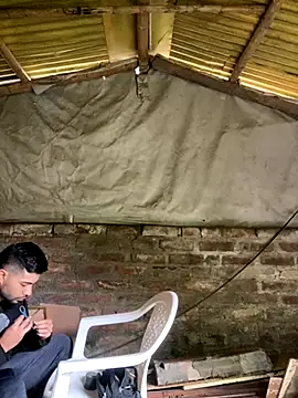 Jestebanano online show from November 4, 2025, 1:32 pm