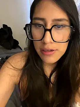 AleFantasy0001 online show from October 22, 2025, 9:25 pm