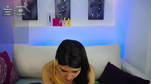 Snapshot of Melodi_Roux chatting on September 16, 2025, 1:23 pm Melodi Roux online show from September 16, 2025, 1:23 pm