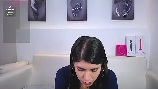 Snapshot of Melodi_Roux chatting on November 26, 2025, 1:23 pm Melodi Roux online show from November 26, 2025, 1:23 pm