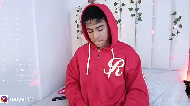 kiing azahell online show from January 7, 2025, 3:57 am