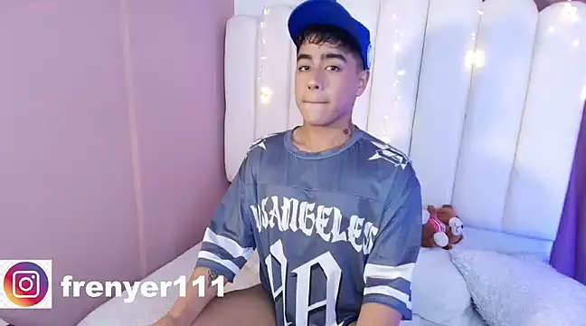 kiing azahell online show from February 11, 2025, 1:41 am