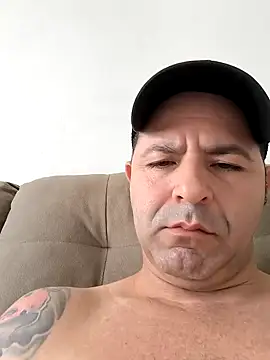 Marciogrei online show from November 17, 2025, 8:03 pm