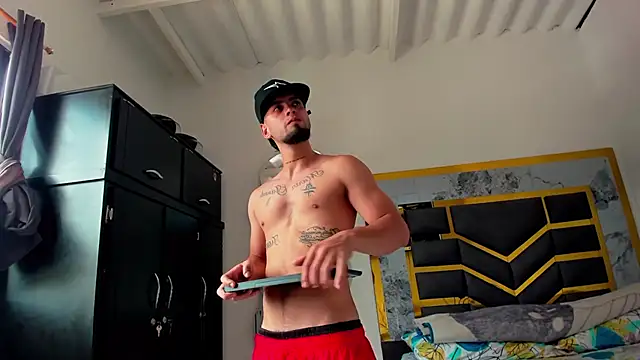 Snapshot of MattDevon chatting on November 2, 2025, 4:53 pm MattDevon online show from November 2, 2025, 4:53 pm