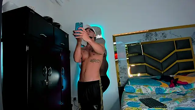 Snapshot of MattDevon chatting on November 4, 2025, 8:41 pm MattDevon online show from November 4, 2025, 8:41 pm