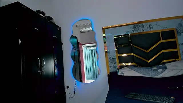 Snapshot of MattDevon chatting on November 5, 2025, 9:15 pm MattDevon online show from November 5, 2025, 9:15 pm