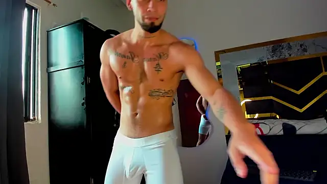 Snapshot of MattDevon chatting on November 7, 2025, 6:52 pm MattDevon online show from November 7, 2025, 6:52 pm