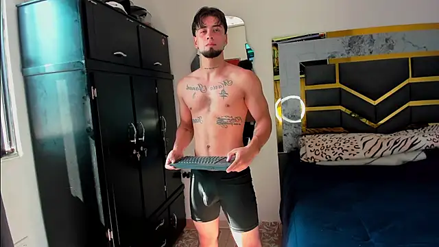 Snapshot of MattDevon chatting on November 8, 2025, 7:34 pm MattDevon online show from November 8, 2025, 7:34 pm