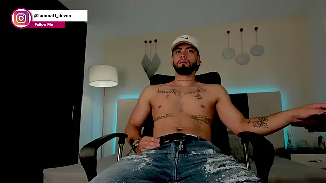 Snapshot of MattDevon chatting on December 4, 2025, 4:11 am MattDevon online show from December 4, 2025, 4:11 am