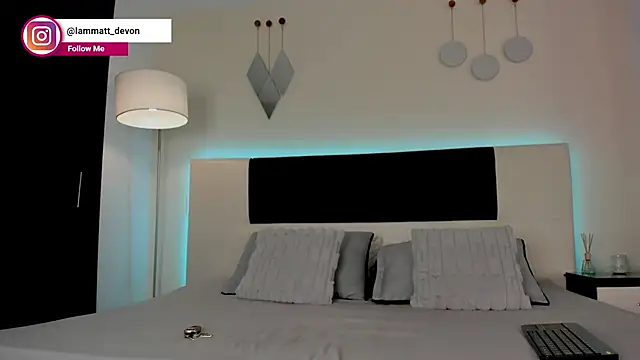 Snapshot of MattDevon chatting on December 5, 2025, 4:10 am MattDevon online show from December 5, 2025, 4:10 am