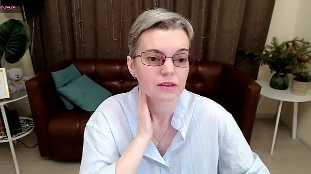 Snapshot of Cutie_Erikaa1 chatting on January 11, 2025, 2:30 am Cutie Erikaa1 online show from January 11, 2025, 2:30 am