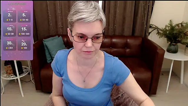 Snapshot of Cutie_Erikaa1 chatting on January 17, 2025, 8:34 am Cutie Erikaa1 online show from January 17, 2025, 8:34 am