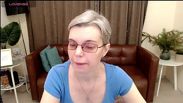 Snapshot of Cutie_Erikaa1 chatting on January 18, 2025, 1:41 am Cutie Erikaa1 online show from January 18, 2025, 1:41 am