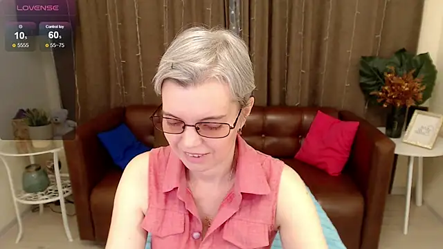 Snapshot of Cutie_Erikaa1 chatting on February 21, 2025, 2:50 am Cutie Erikaa1 online show from February 21, 2025, 2:50 am