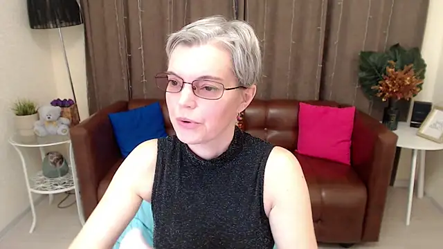 Snapshot of Cutie_Erikaa1 chatting on February 26, 2025, 2:48 am Cutie Erikaa1 online show from February 26, 2025, 2:48 am