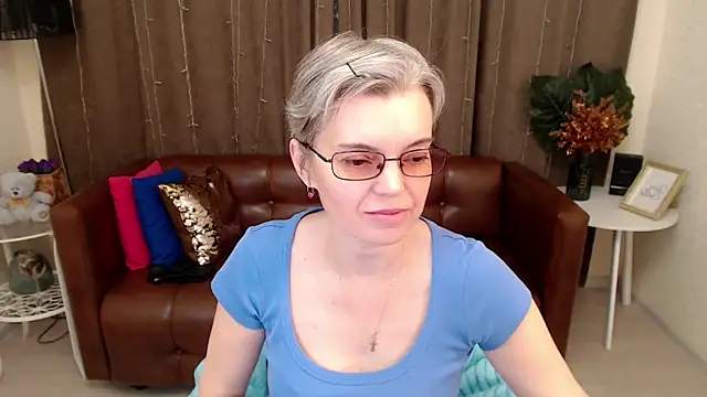 Snapshot of Cutie_Erikaa1 chatting on February 27, 2025, 2:32 am Cutie Erikaa1 online show from February 27, 2025, 2:32 am