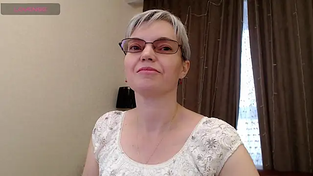 Snapshot of Cutie_Erikaa1 chatting on March 2, 2025, 5:23 am Cutie Erikaa1 online show from March 2, 2025, 5:23 am